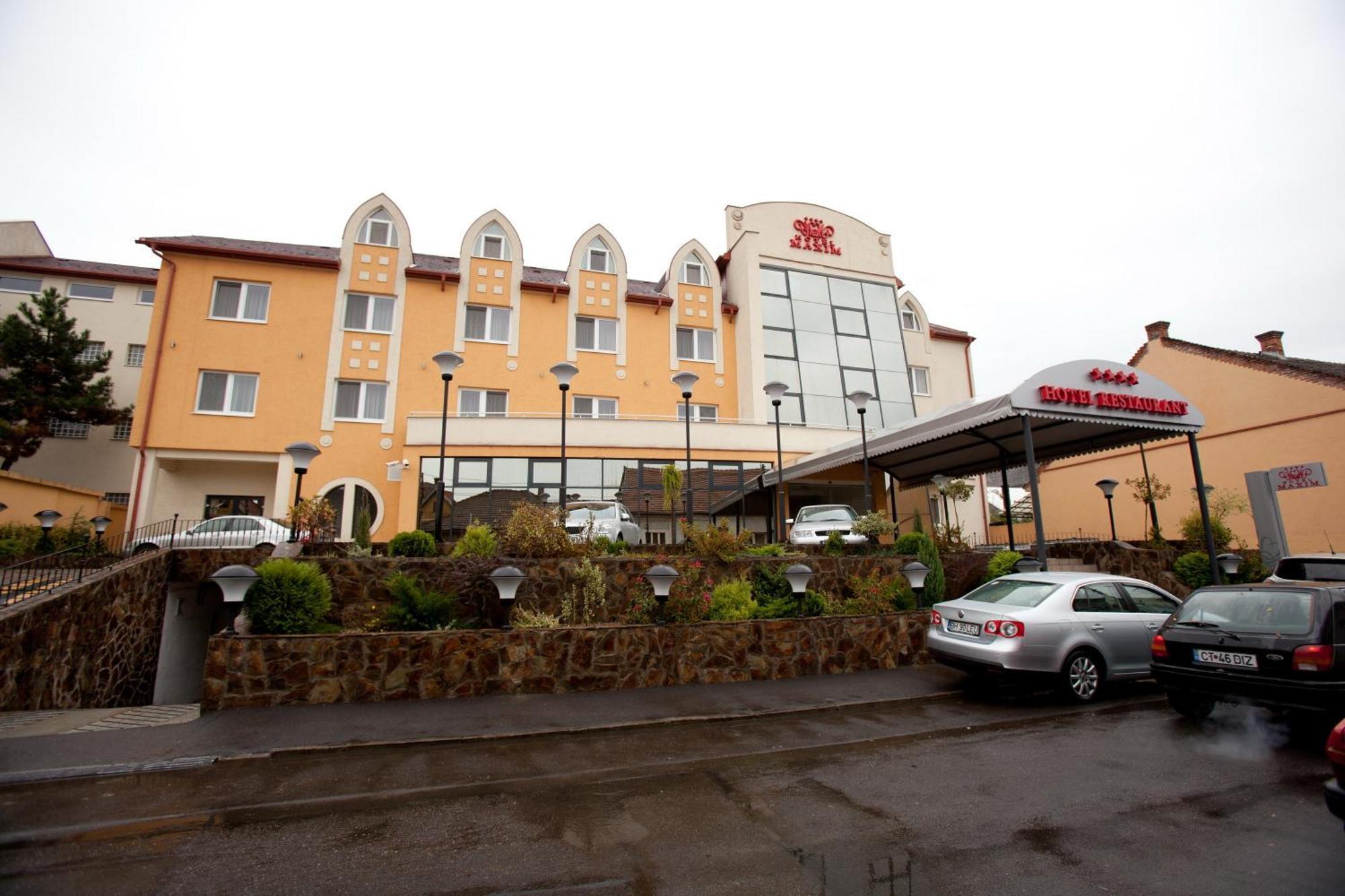 Hotel Maxim Oradea Exteriör bild