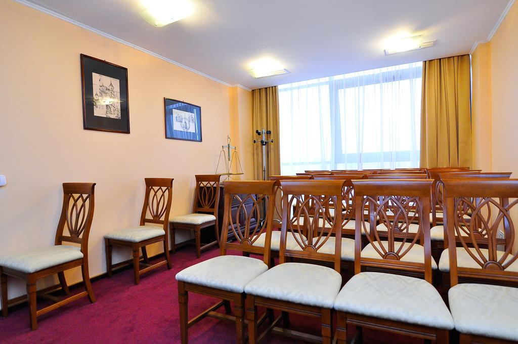 Hotel Maxim Oradea Exteriör bild